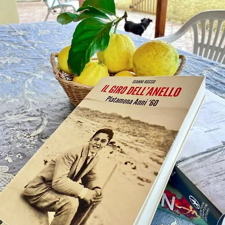 In Con Giardino, Vicino Al Mare شقة