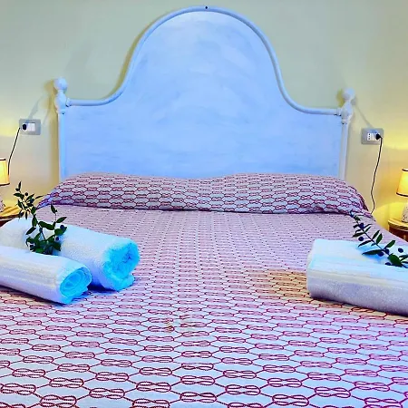 In Con Giardino, Vicino Al Mare