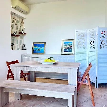 In Con Giardino, Vicino Al Mare *