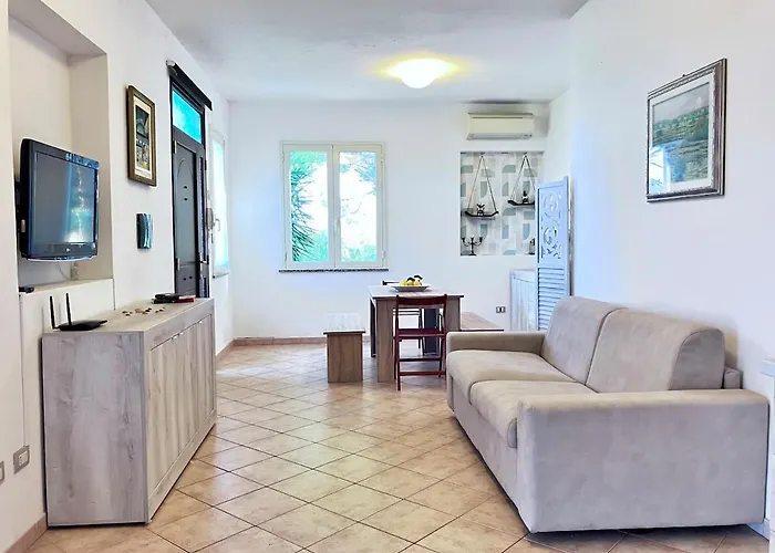 Apartment In Con Giardino, Vicino Al Mare *